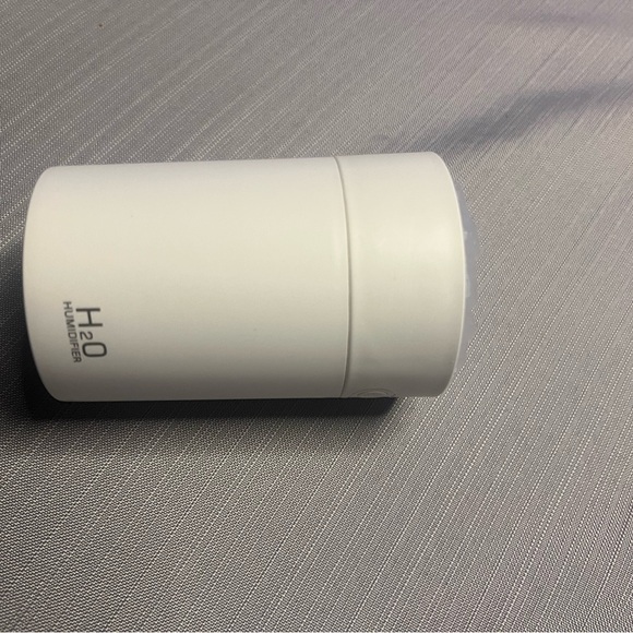 Humidifiers For Bedroom, 220ML Portable Humidifier With LED - Picture 4 of 6